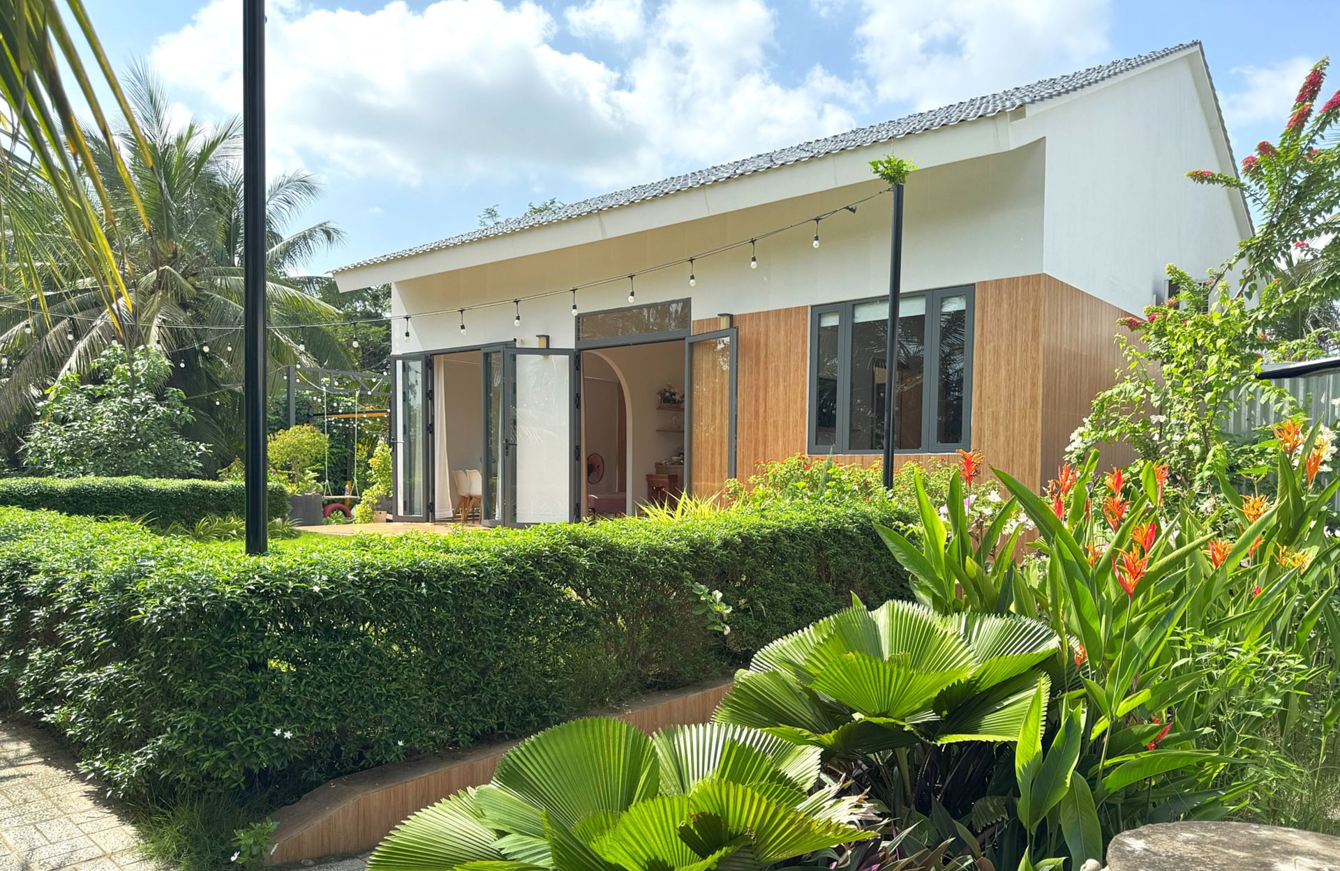 Không gian phòng nghỉ tại Go Cong Hideaway