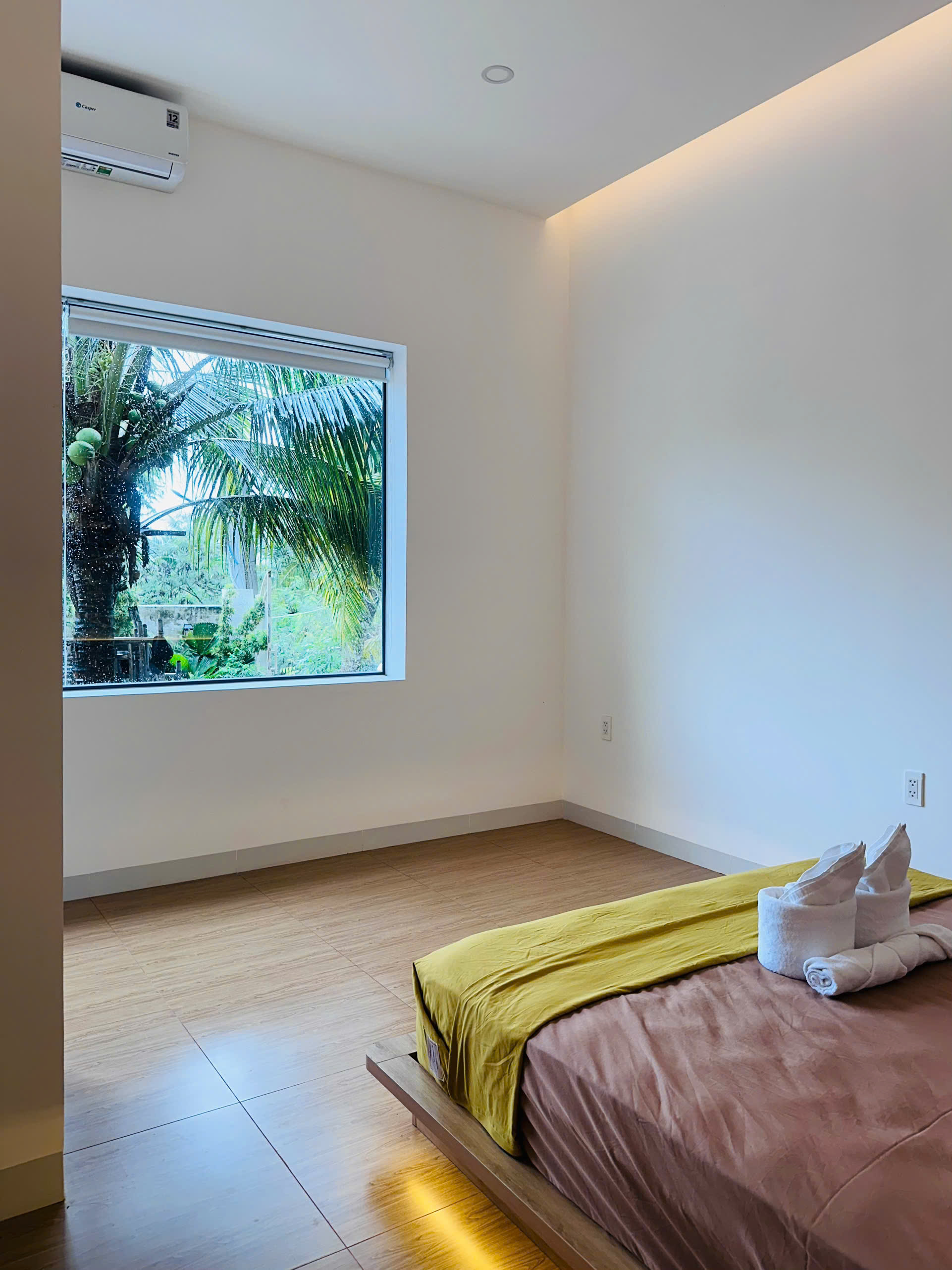 Sunny Room