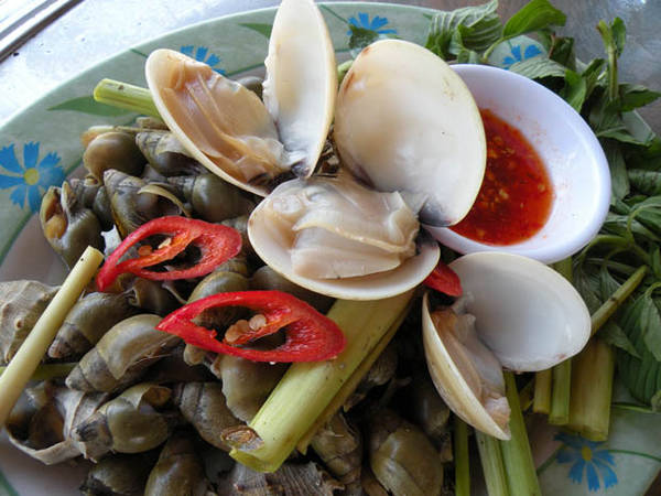 Hải sản và nghêu Tân Thành
