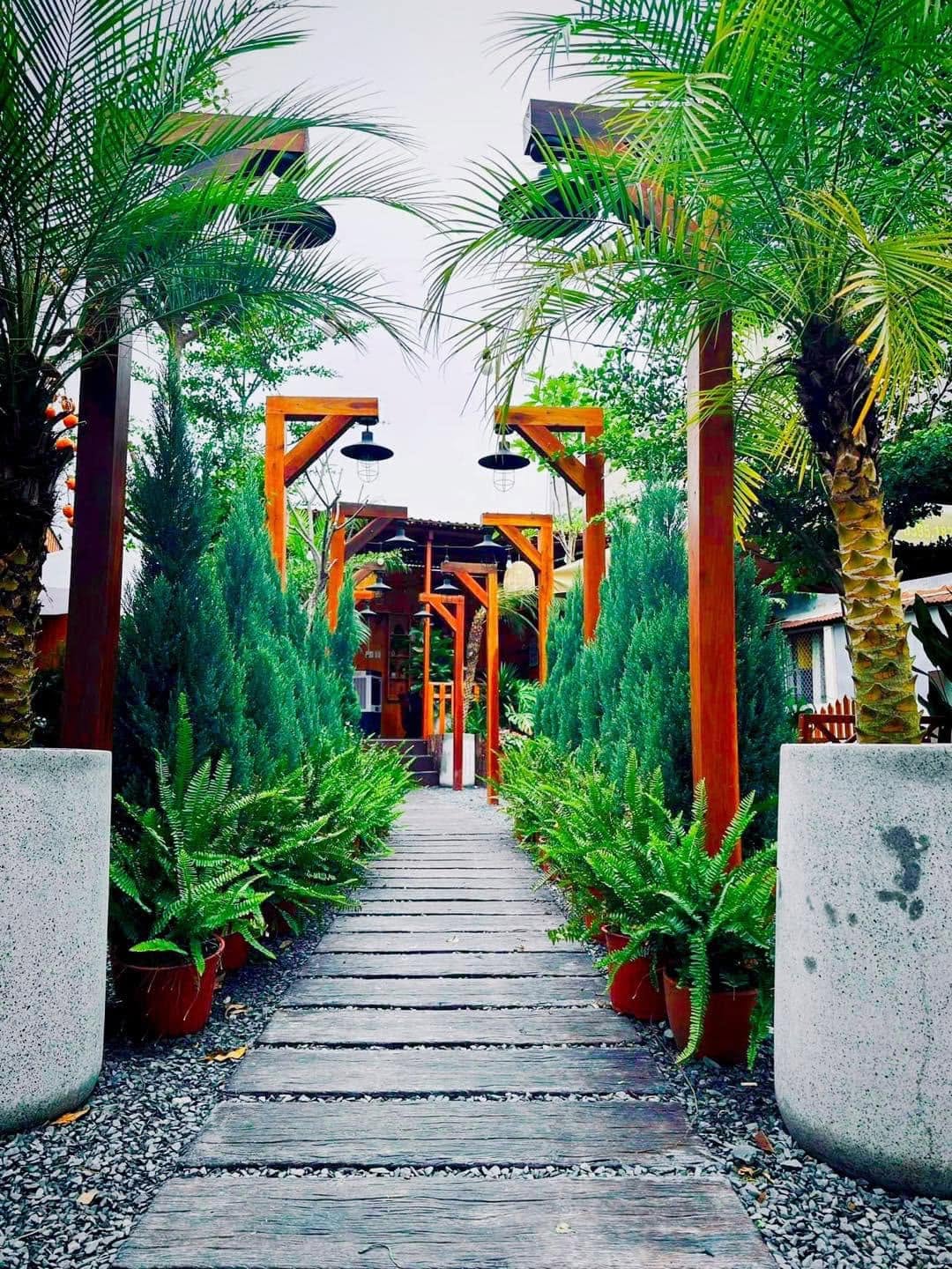Cà phê sân vườn ở Gò Công