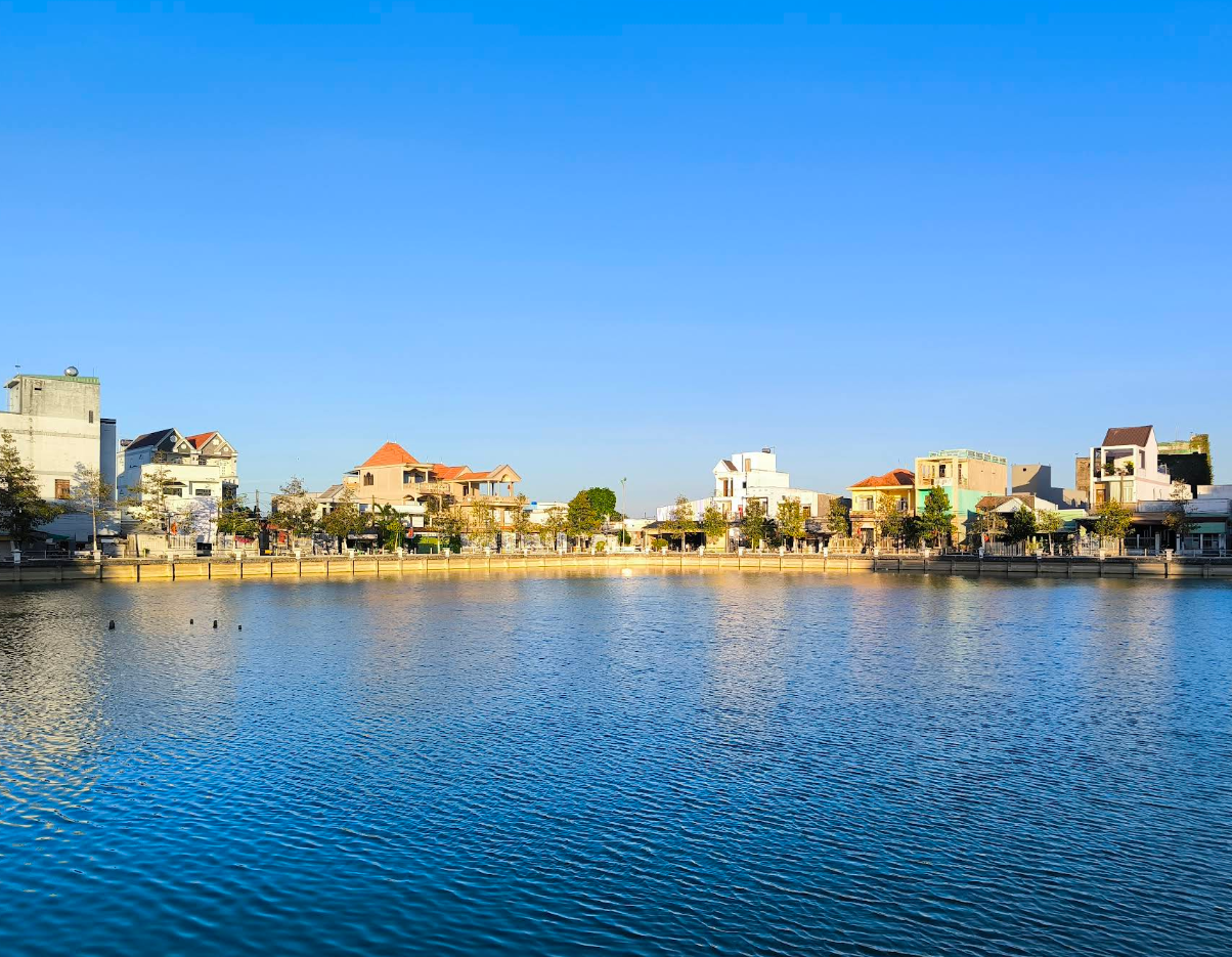 Ao Trường Đua