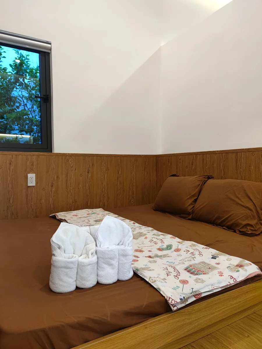 Courtyard Room
