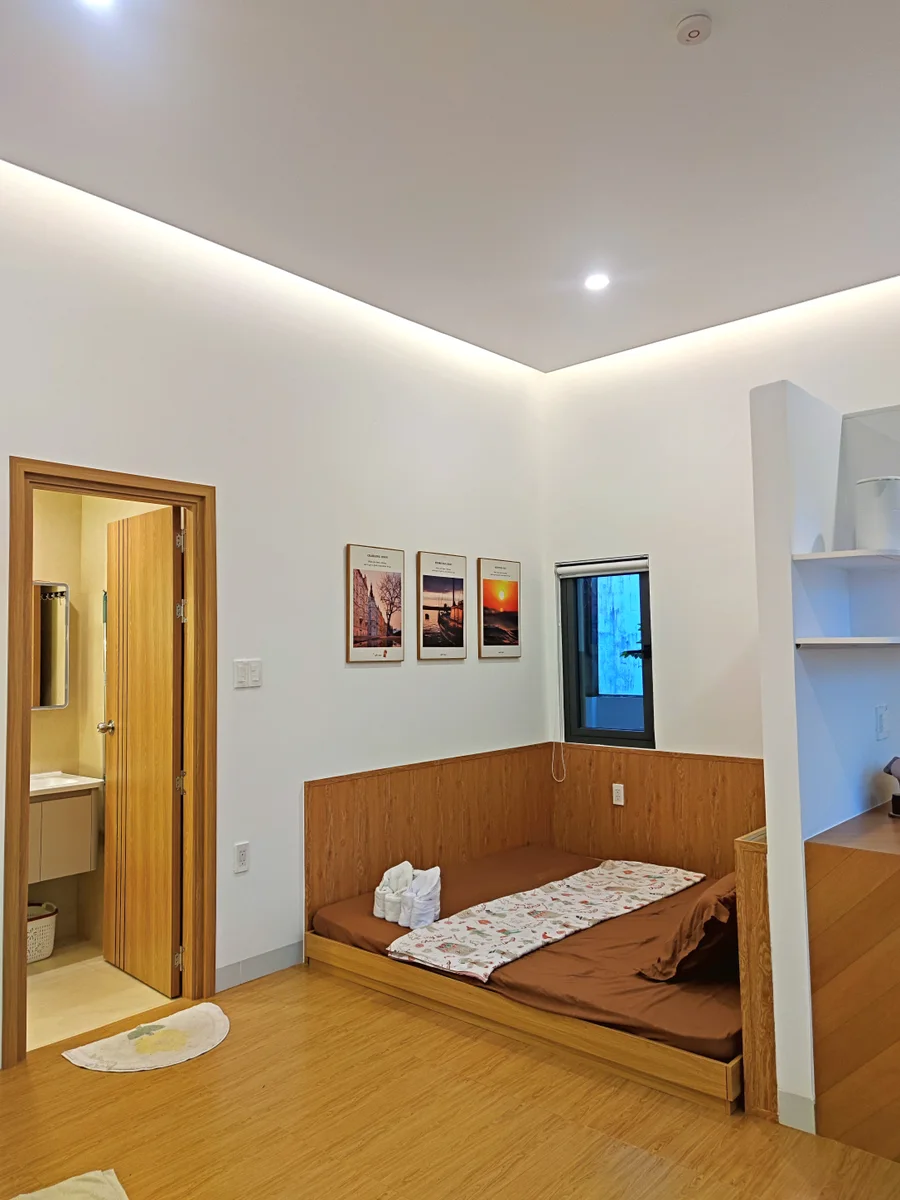 Courtyard Room