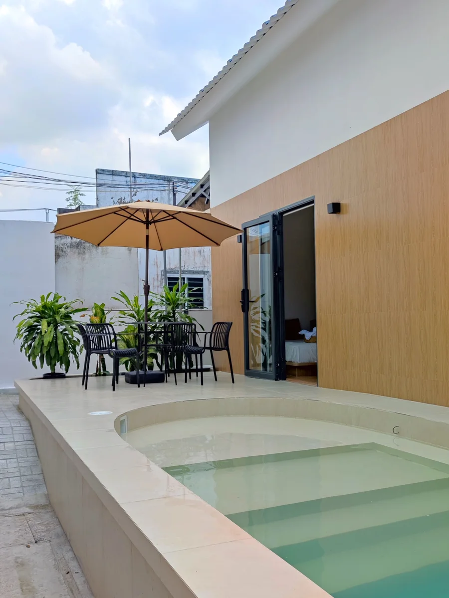 Poolside Room